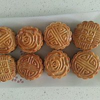 Illustration of how to make mooncakes with five kernel fillings 14