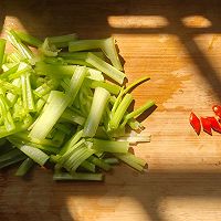 Spring Fat Reduction - Illustration of how to make celery and beef tendon ball soba noodles 2