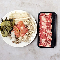 Illustration of how to make pickled cabbage, fat beef, enoki mushrooms hot pot#利仁hotpot节# 1