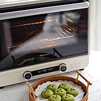 Afternoon Tea Dessert: Matcha Soft Center Cookies are Great Illustration of how to eat 12