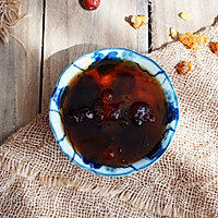 Illustration of how to make autumn moistening red dates, snow swallow and peach gum soup 9 