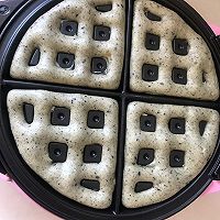 Black Sesame Waffles: Recipe Illustration 5