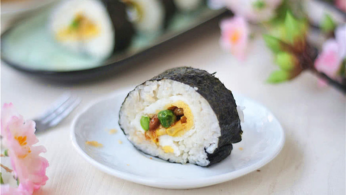 Colorful vegetable sushi roll