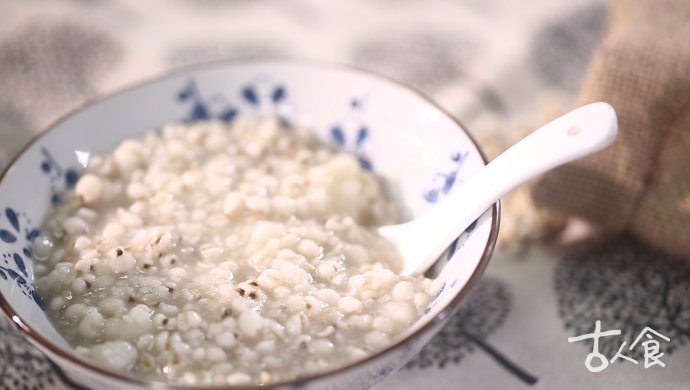 Barley, Yam and Persimmon Frost Porridge