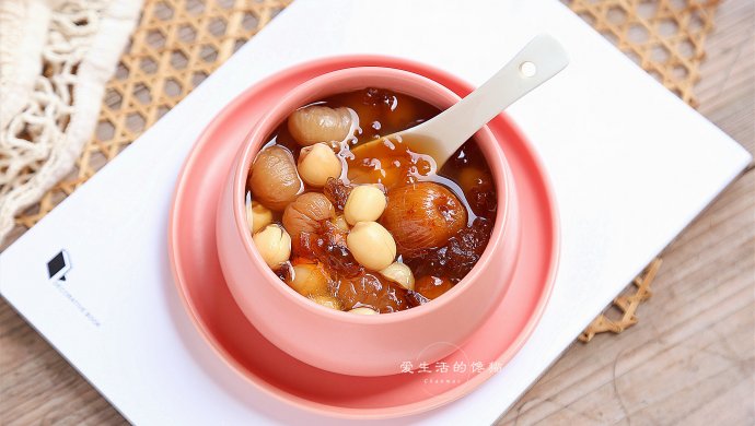 Peach Gum, Longan and Lotus Seed Soup