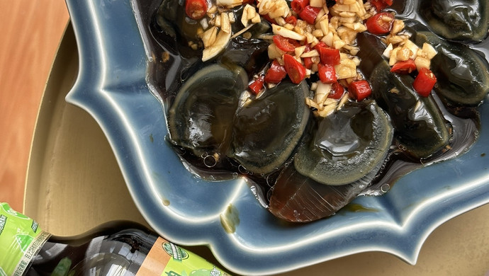 A must-eat cold preserved egg on the summer table