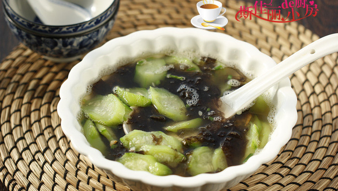 Shrimp, Seaweed and Luffa Soup