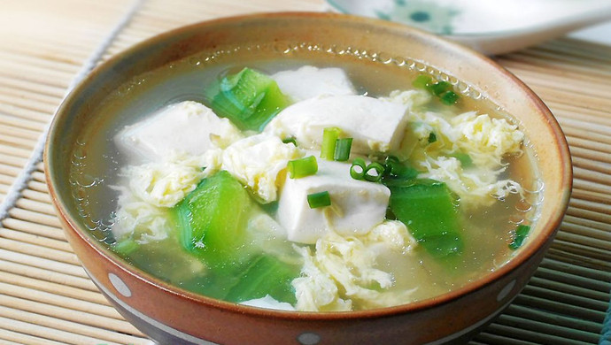 Luffa, tofu and egg soup