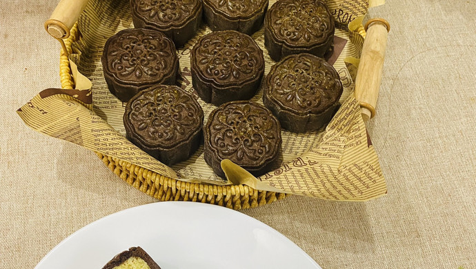 Cantonese style chocolate lotus paste mooncake-brownie cake