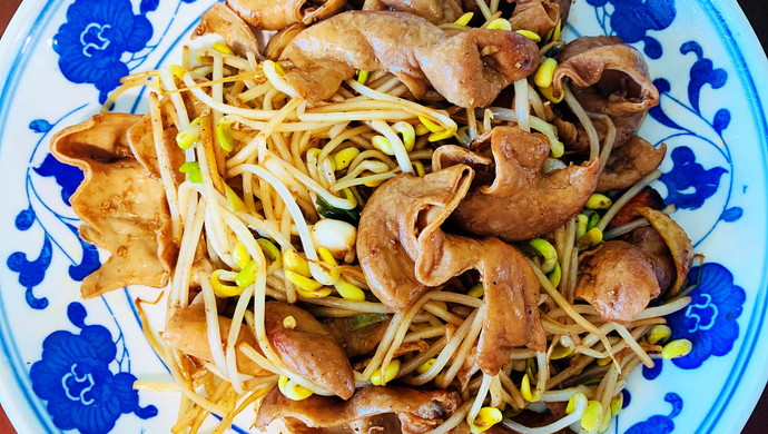 Stir-fried Bean Sprouts with Fat Sausage