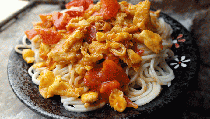 Egg tomato noodles