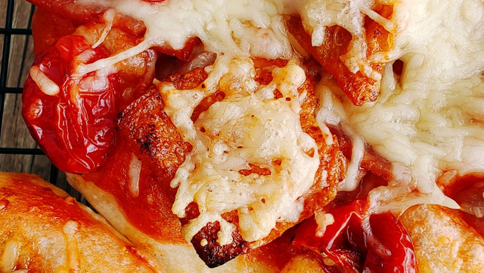 Tomato Sausage Pizza