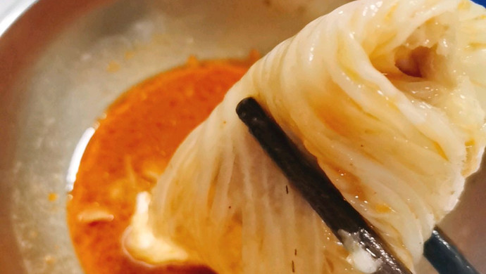 Warm-up in winter - cabbage, enoki mushrooms and tomato fat beef pot