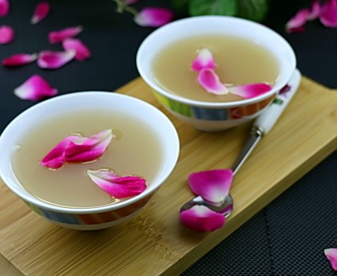 Tremella, Lotus Root and Red Date Soup