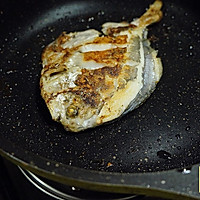 Lemon Fried Pomfret·Illustration of how to make fish every year 12