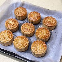 # Mid-Autumn Festival can still be spent like this#luxury version of Cantonese rose Five-nut mooncake recipe illustration 24