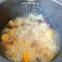 Simple and quick way to make peach gum soap horn rice snow swallow white fungus soup Illustration 4