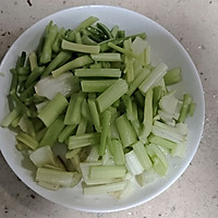 Fried shredded pork with green pepper and celery (six dishes and one soup, banquet dish, Jiangsu and Zhejiang version) Illustration of how to do it 2