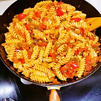 Quick Dinner: Color Pepper Tomato Pasta Recipe Illustration 13