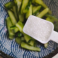 #Let's make an appointment#A must-have cold dish in summer~sour and spicy Illustration of how to make cucumber strips 12