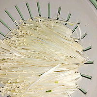 Fat reduction dinner ~ Illustration of how to make enoki mushrooms rolled in tofu skin 2