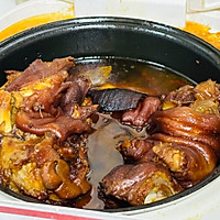 Braised pig trotters#Quick GET sumptuous Spring Festival family feast#Recipe Illustration 7