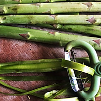 Illustration of how to make colorful fried asparagus, a must-eat item in spring for Lion Family 2 