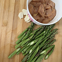 Illustration of how to make fried asparagus with chicken breast 2