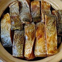 Griddle-baked silver carp - a delicious and tender appetizer Illustration of how to make the appetizer #Tmall Delicious Miaomiaowu# 10