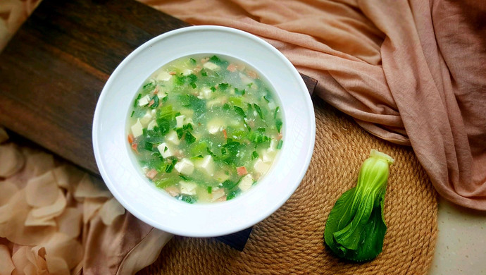 Green vegetable and tofu soup