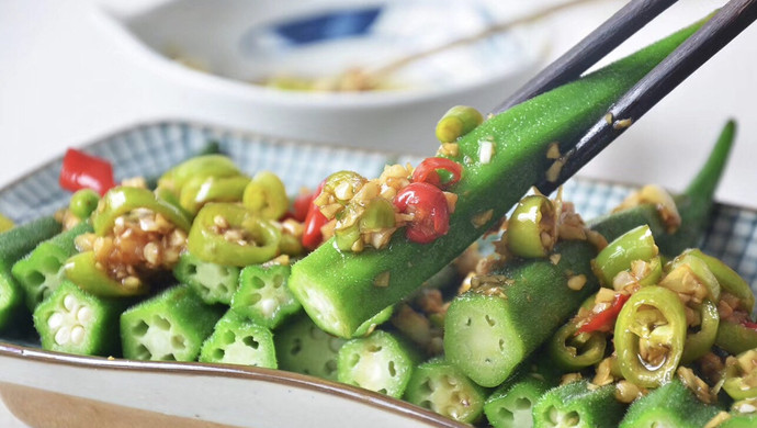 Okra stewed eggs