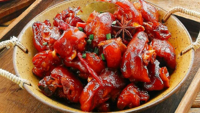 Spicy Pork Trotters