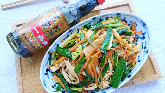 Stir-fried three shredded vegetables in winter