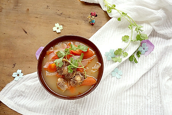 Tomato and Onion Oxtail Soup