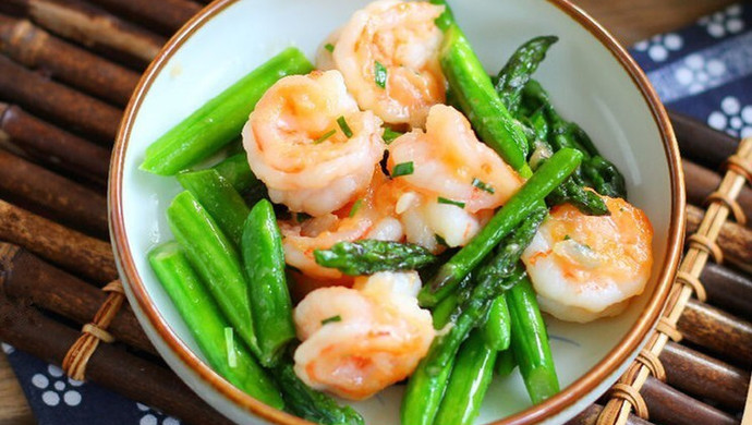 Stir-fried Asparagus and Shrimp Balls