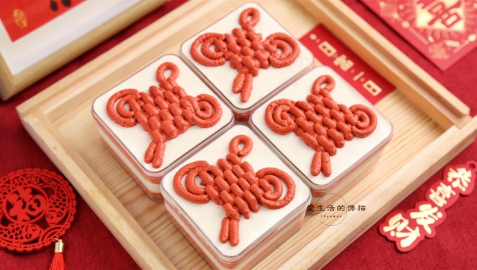 Chinese knot cream cake