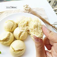 Illustration of how to make cornmeal flowering steamed buns 14