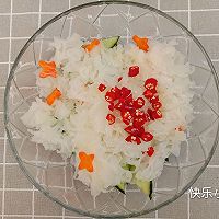 Illustration of how to make white fungus mixed with cucumber 5