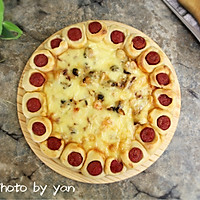 Deluxe Supreme Seafood Margin Pizza Recipe Illustration 16