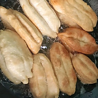 Illustration of homemade fried dough sticks that can be eaten for breakfast, lunch and dinner 8