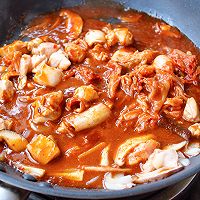 #primary and middle school students nutritious meal#Spicy cabbage fried chicken soba noodles Illustration of how to do it 8