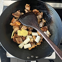 Illustration of how to make tomato and potato beef brisket 6