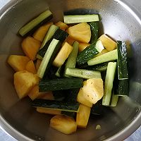 #与SamStartSummer Food Plan#Cucumber mixed with pineapple Illustration of how to do it 4