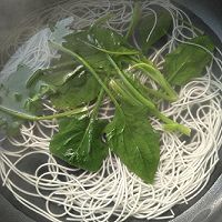 #summersolstice,大口吃面#Spinach and egg steamed noodle cake Illustration of how to do it 3