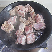 Illustration of how to cook pork ribs with yuba 3