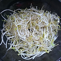 One dollar to remove moisture from the body - vinegar-soaked mung bean sprouts Illustration of how to do it 4