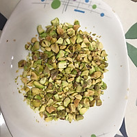 #American pistachio happy eating light#pistachio bean paste mesh pattern Illustration of how to make bread 6