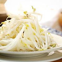 One yuan to remove moisture from the body - vinegar-soaked mung bean sprouts Illustration of how to do it 12