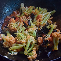 Stir-fried cauliflower with tomatoes and fungus#SakuraTaste#Recipe 8