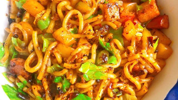 Spicy Stir-fried Udon